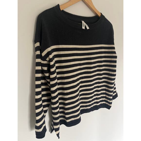 Pact 100% Organic Cotton Crew Neck Sweater Charcoal Gray and Cream Small - Picture 3 of 6